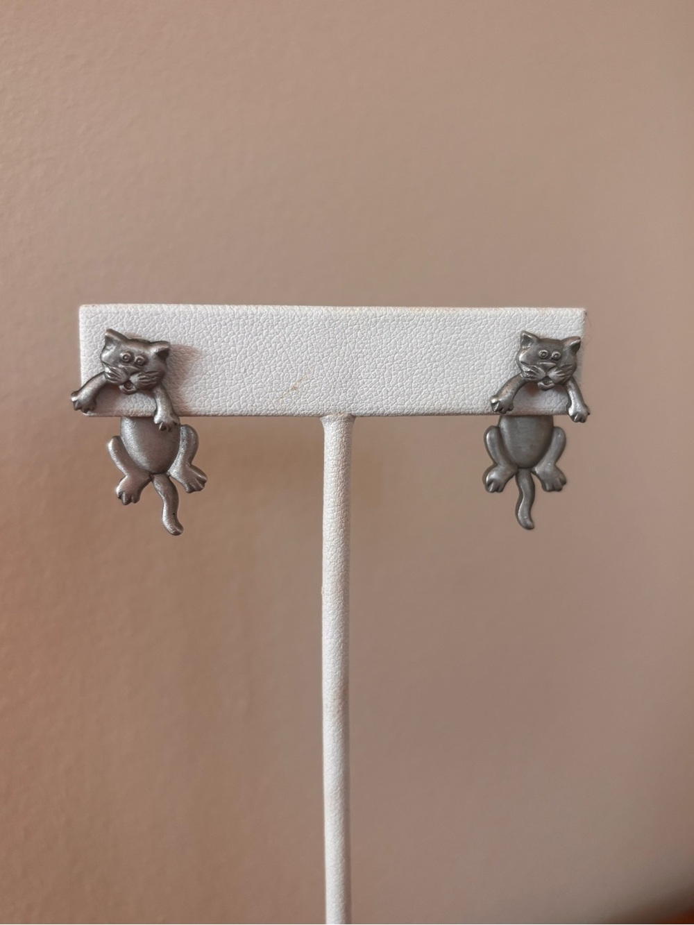 Vintage Pewter Cat articulated Earrings